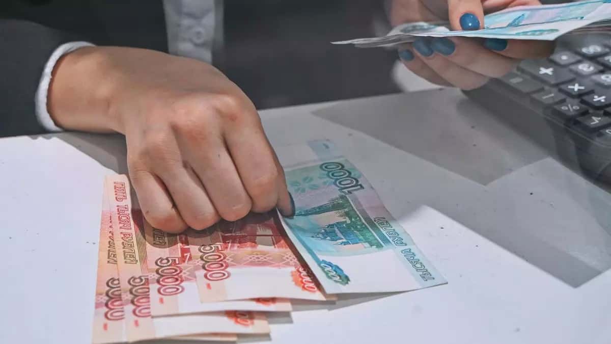 Россия потратила почти весь заложенный в бюджет годовой объем дефицита за два месяца — Минфин РФ