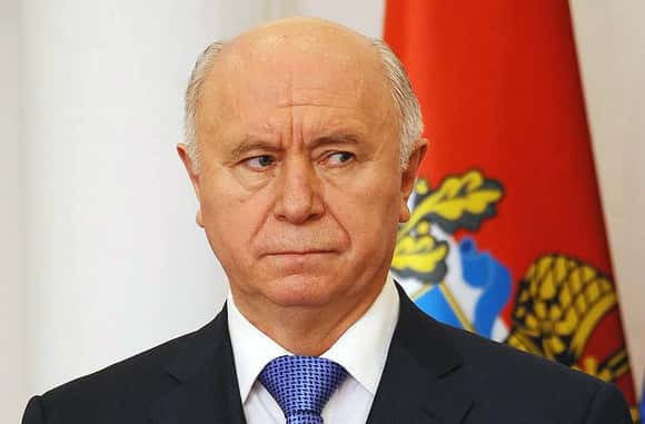 Самарский губернатор посоветовал работникам "АвтоВАЗа" просить зарплату у посла США