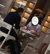 Из фотографий, сделанных преступниками