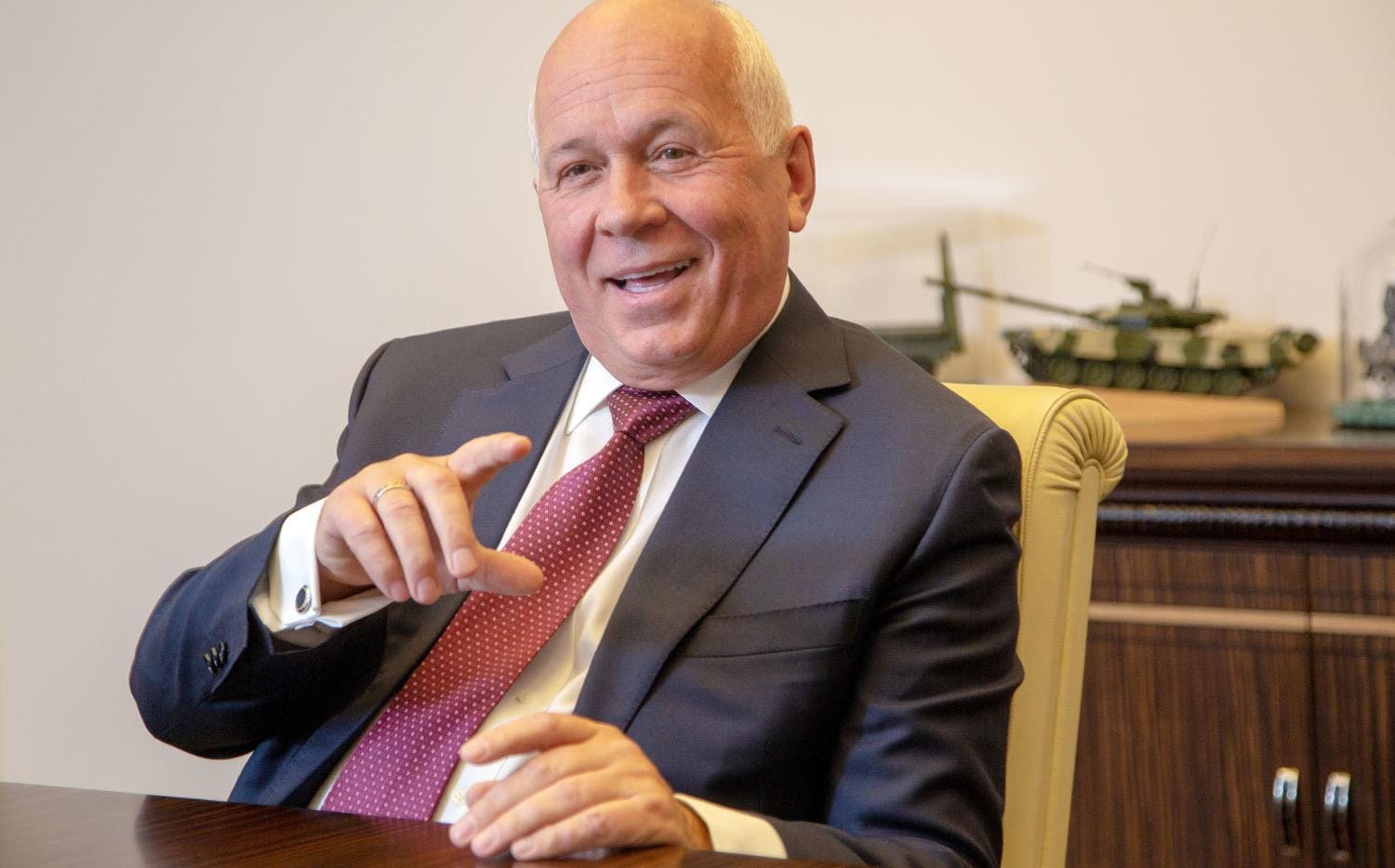 Соратник Путина Чемезов признал зависимость от иностранных технологий и призвал любить российское