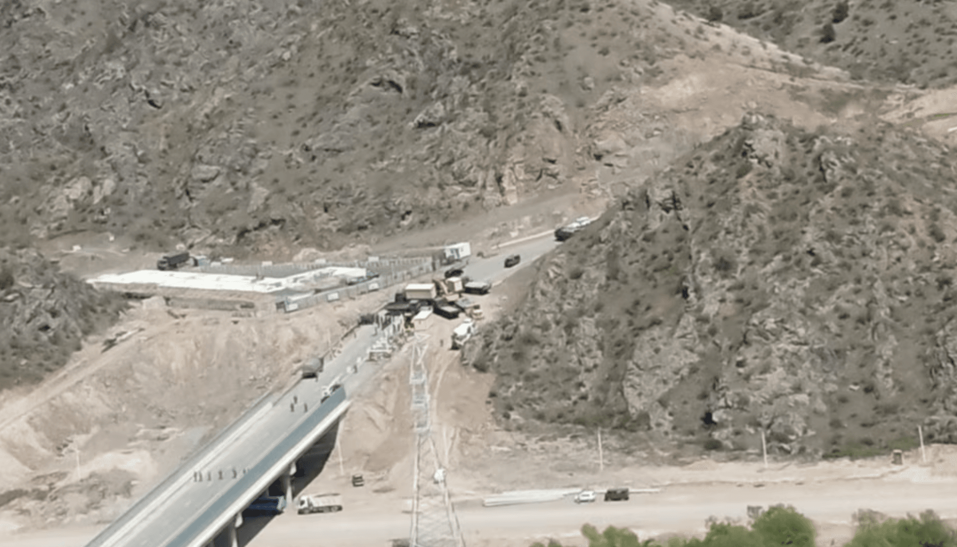 Власти Азербайджана установили КПП в Лачинском коридоре. Это официальная блокада и нарушение договоренностей с Россией