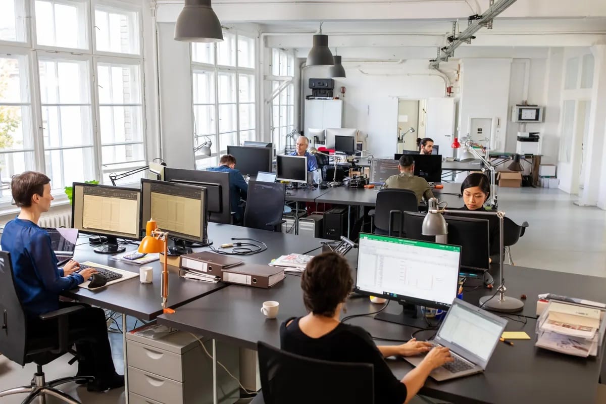 Искусственный интеллект отберет рабочие места преимущественно у женщин — исследование