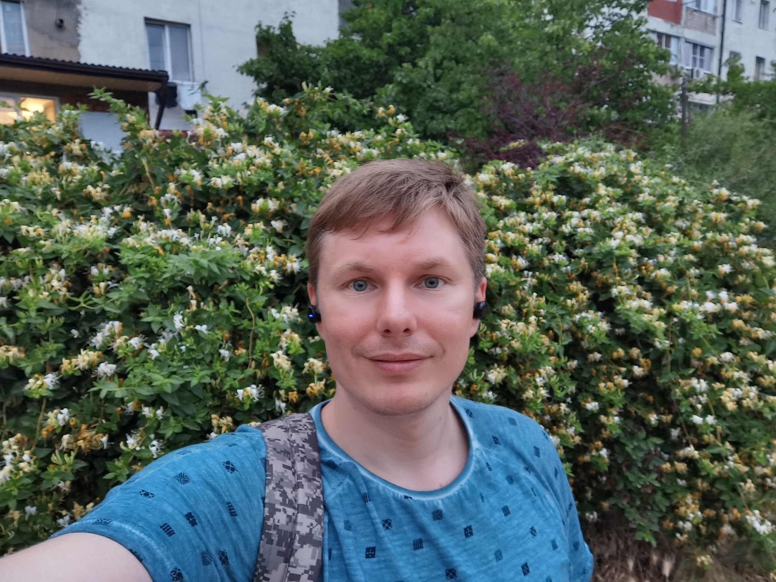 Суд в Москве отправил под домашний арест редактора Telegram-канала Moscow Calling. Ему вменяют распространение «фейков» об армии России