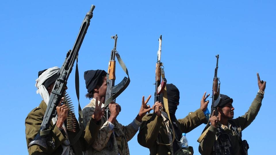 В Пентагоне рассматривают возможность нанесения ударов по йеменским хуситам, препятствующим судоходству в Красном море — Semafor