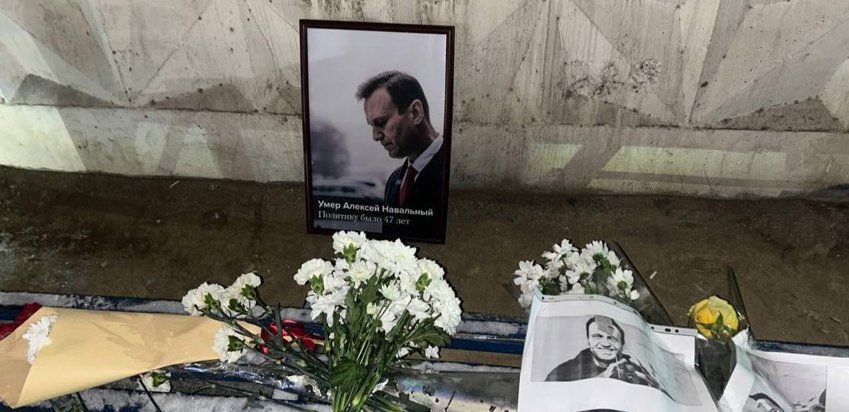 Более 47 тысяч человек отправили обращения в СК с требованием выдать тело Алексея Навального