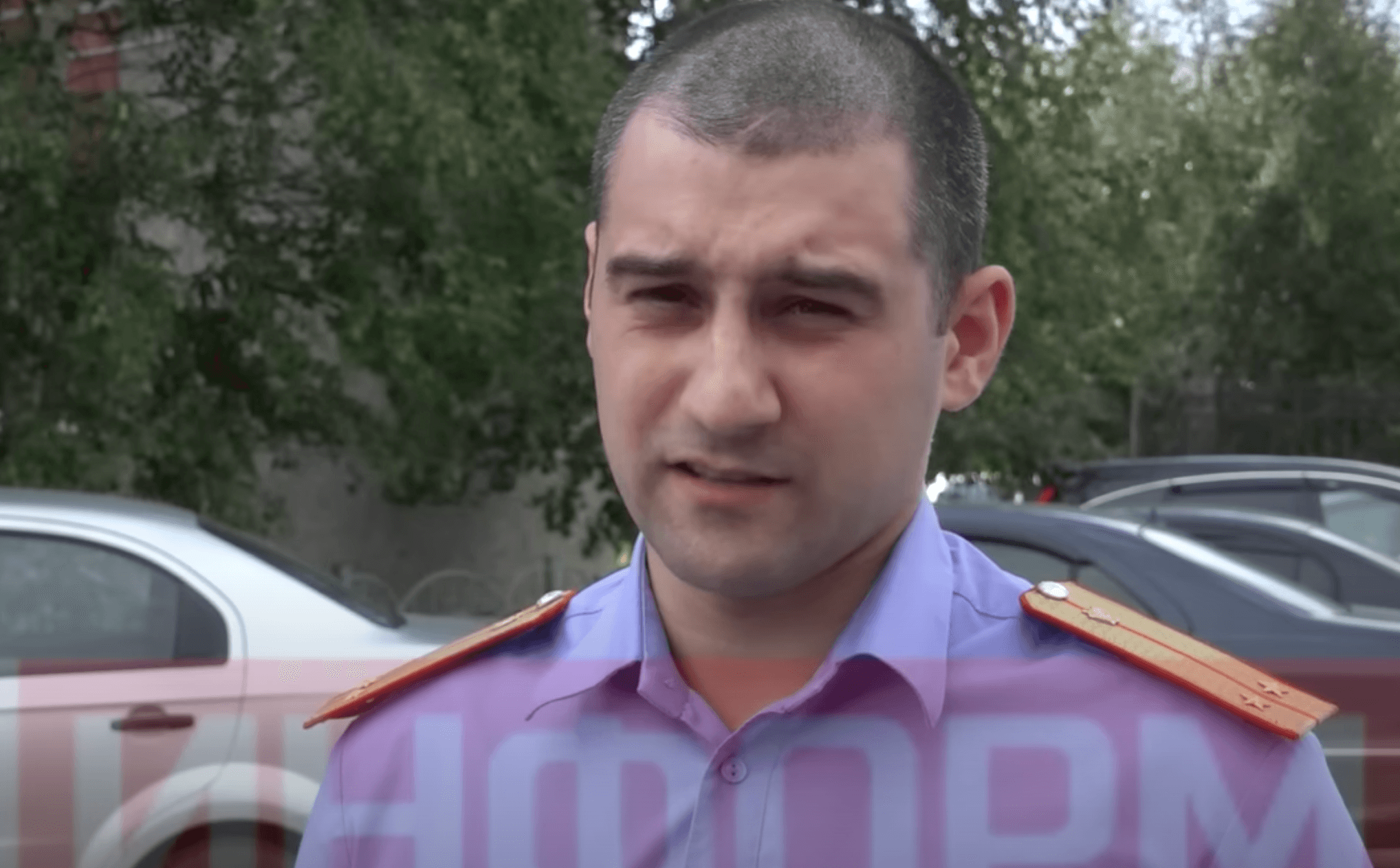 Следователя, угрожавшего матери Навального, судили за насилие