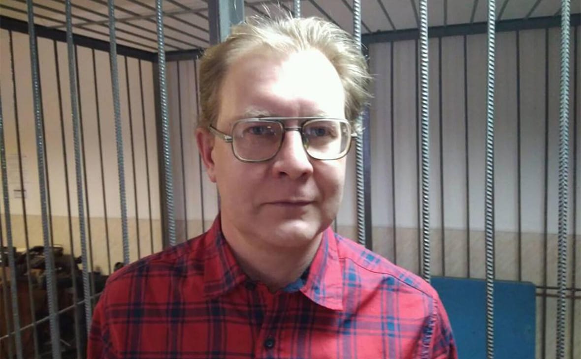 Поэта Александра Бывшева приговорили к 7 годам колонии за публикацию стихотворения и видео разрушенной украинской деревни