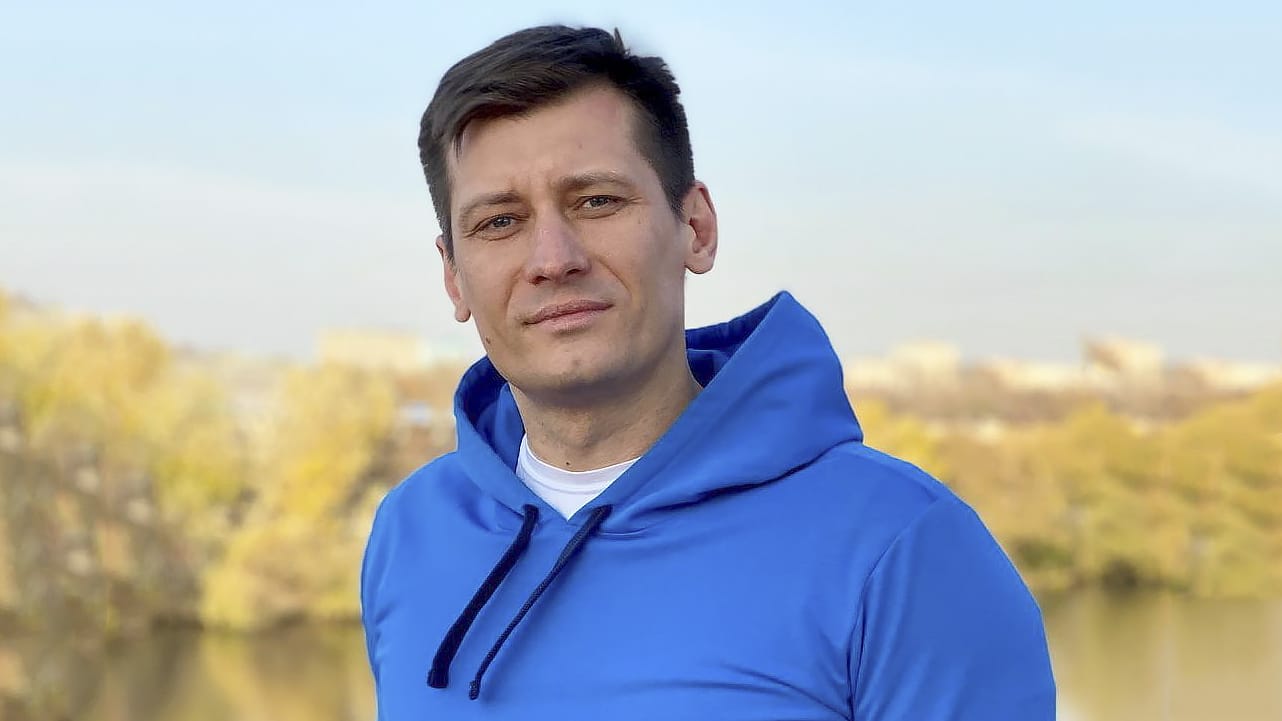 Дмитрия Гудкова заочно приговорили к 8 годам колонии по делу о «фейках» об армии