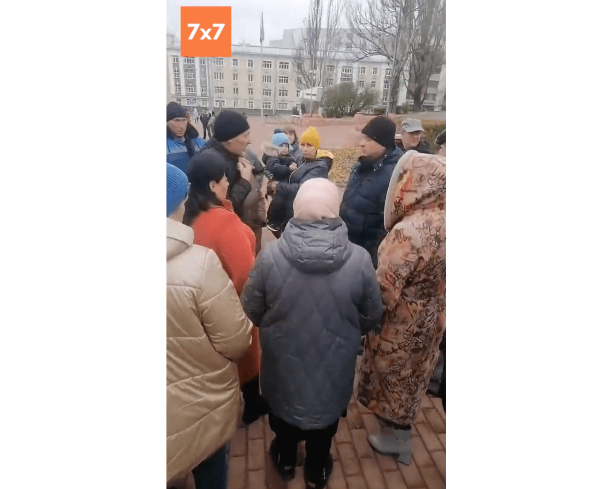 Жители Суджи вышли на стихийный митинг в Курске и потребовали от властей признать, что идет война