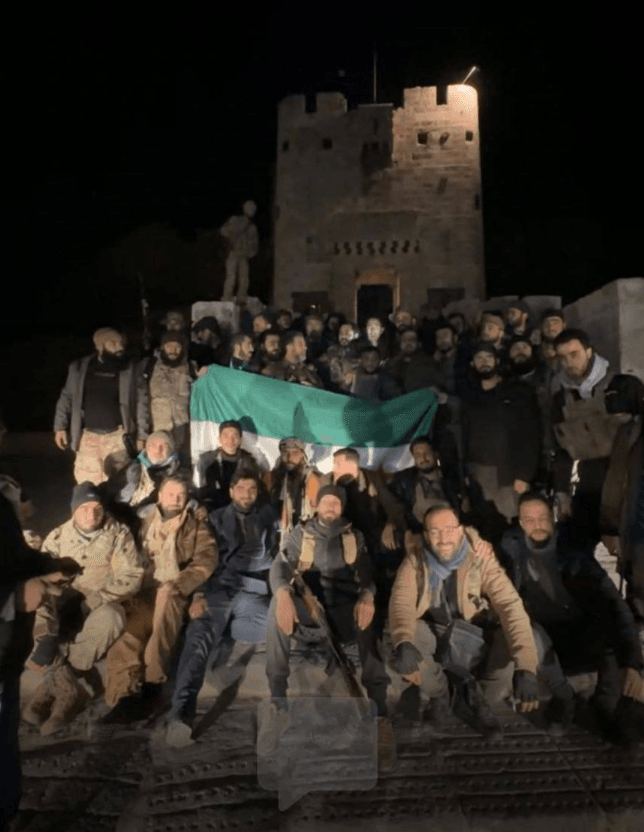 Повстанцы контролируют более 40% западных кварталов Алеппо. Правительственные войска получили приказ «осторожно отступать»