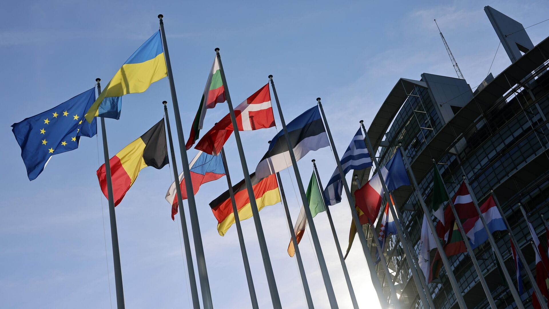 Страны ЕС усиливают давление на Бельгию, требуя согласовать использование замороженных российских активов к декабрю — FT