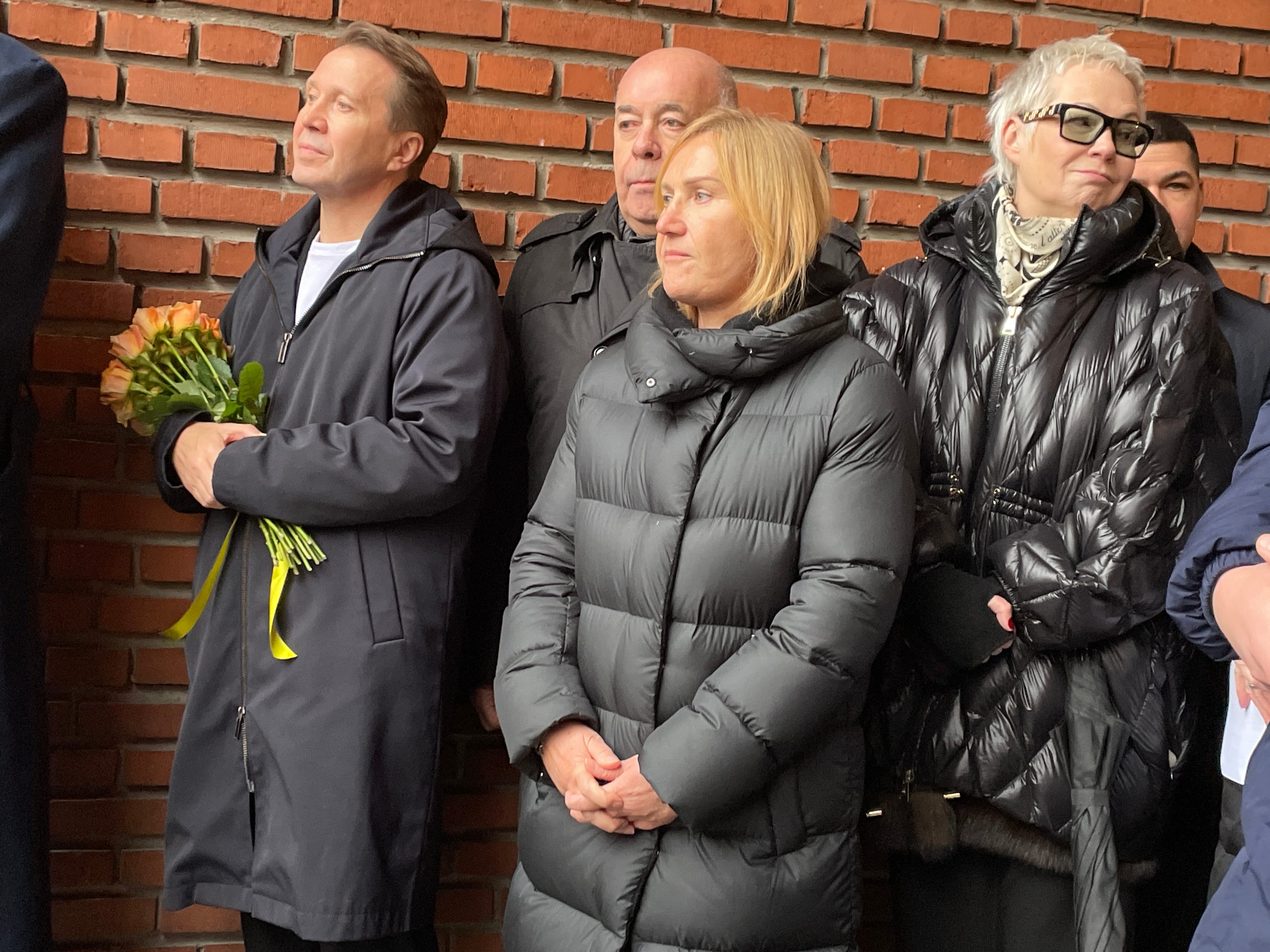 На открытии памятника Любимову впервые за годы появилась Батурина — на фоне судебных разбирательств вокруг «Интеко» и индульгенции Путина