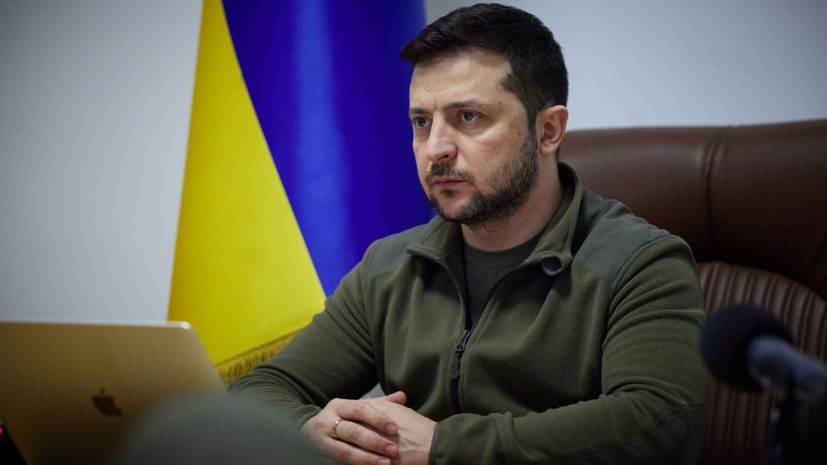 «Лучше сейчас столкнуться с репрессивной машиной, чем до конца жизни быть приравненными к нацистам». Зеленский обратился к россиянам
