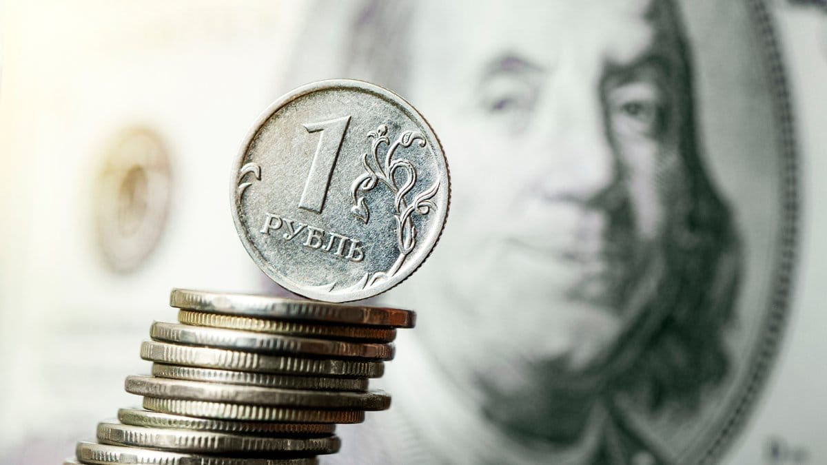 Россия впервые за столетие допустила дефолт по своему суверенному долгу — Bloomberg 