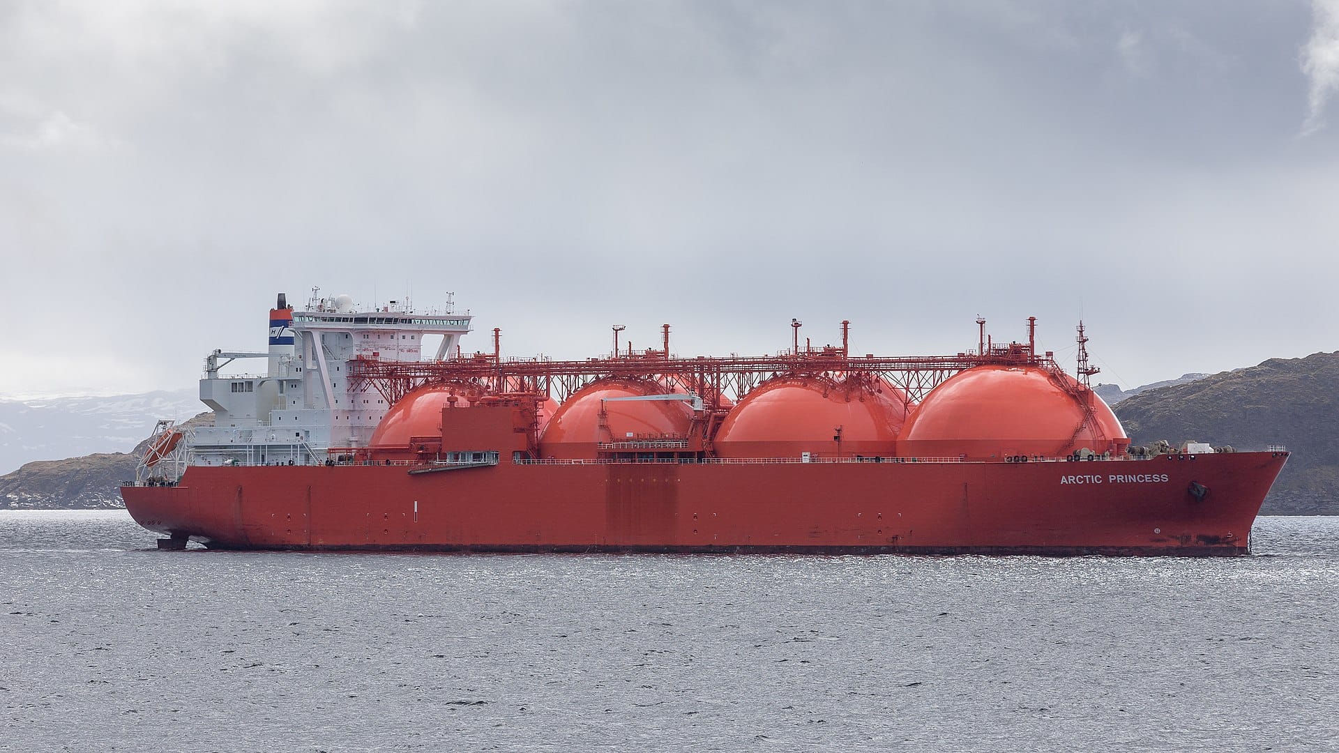 FT: борьба за газ между Европой и Азией приведет к рекордным ценам на СПГ