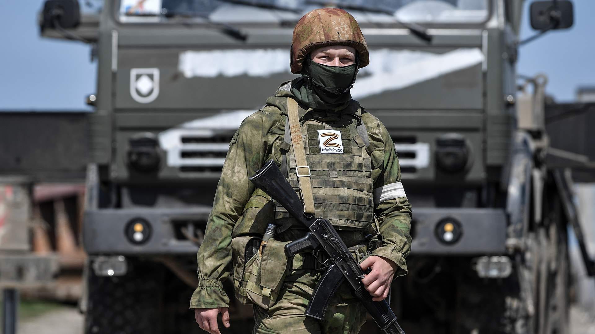 В кафе в Херсоне российские военные и сотрудники ФСБ устроили перестрелку из автоматов, трое убиты и двое ранены