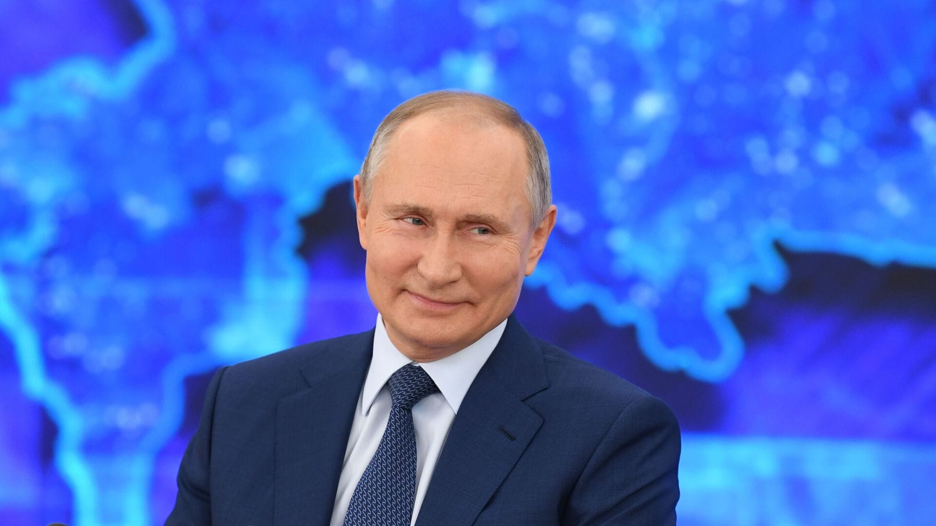 Выселение, принудительные работы, цензура и прослушивание телефонов. Указ Путина позволяет применять меры военного положения по всей России