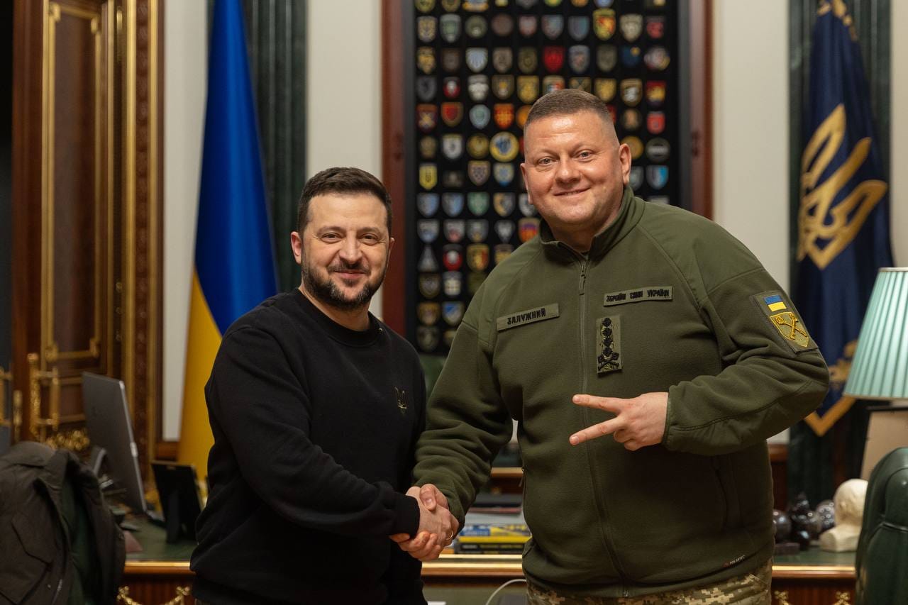 Главнокомандующим ВСУ стал Сырский. Зеленский предложил Залужному «остаться в команде»