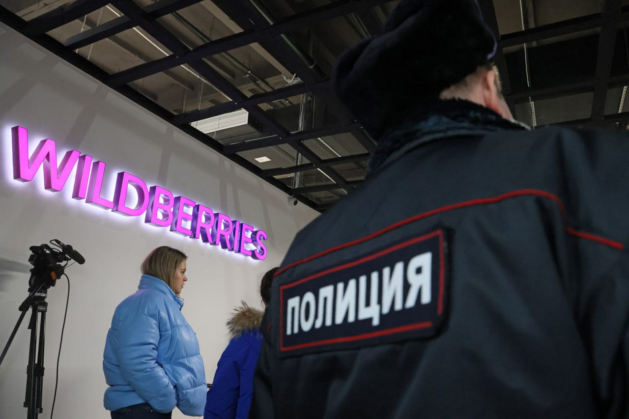 Трех задержанных по «делу Wildberriеs» отпустили, 19 назначили административные аресты, в том числе за попытку отбить соучастника