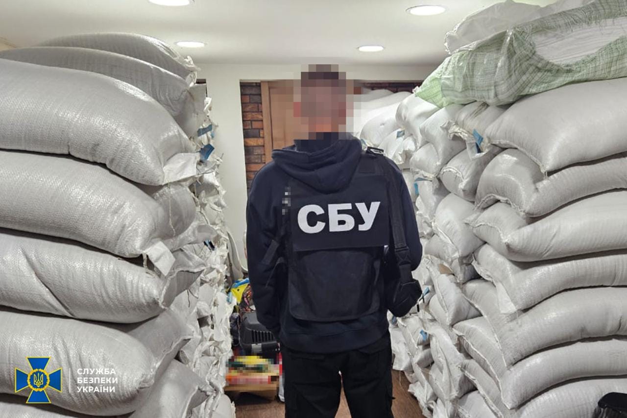 В украинском антикоррупционном бюро проходят обыски. Его сотрудников подозревают в связях с Россией