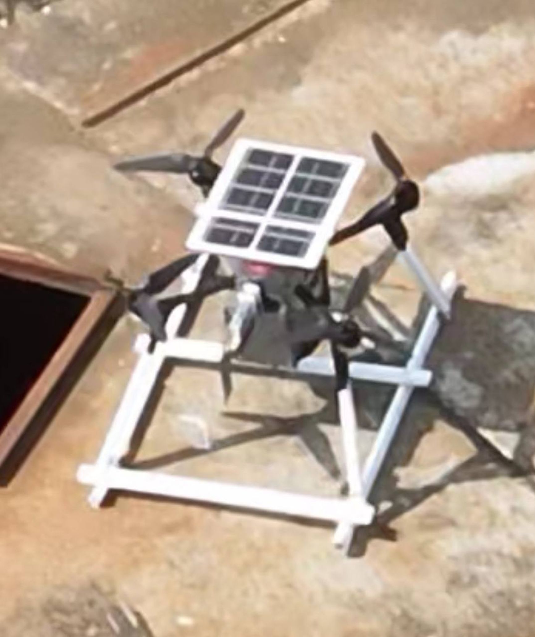 Дрон-«ждун» с солнечным элементом питания