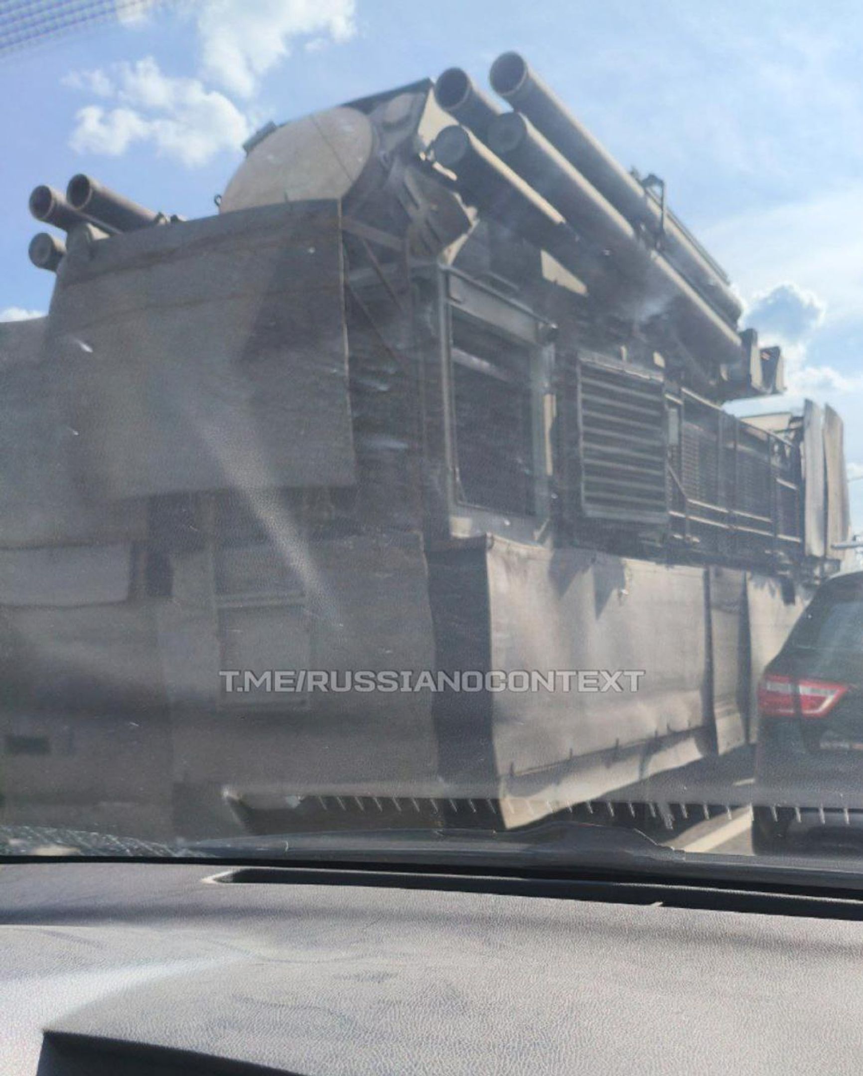 Российский ЗРПК «Панцирь» с защитой из транспортерной ленты