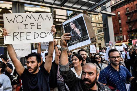 Протесты в Иране в 2022 году были жестоко подавлены 