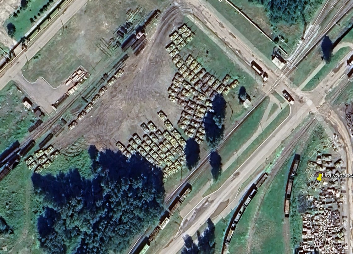 Танки Т-72А на стоянке «Уралвагонзавода»