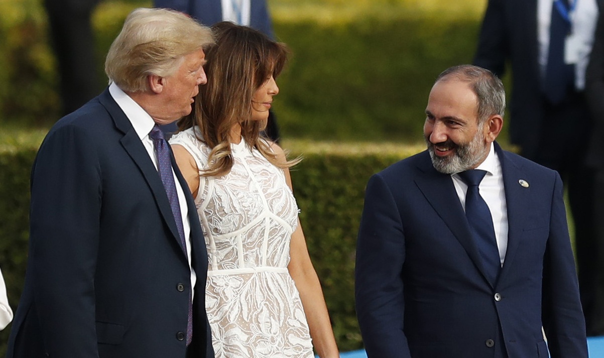 Фото: Трамп и Никол Пашинян во время саммита НАТО в Брюсселе, 2018 год